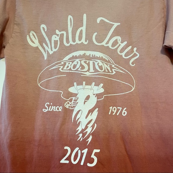 Boston World Tour Concert Tee Shirt - Picture 4 of 14
